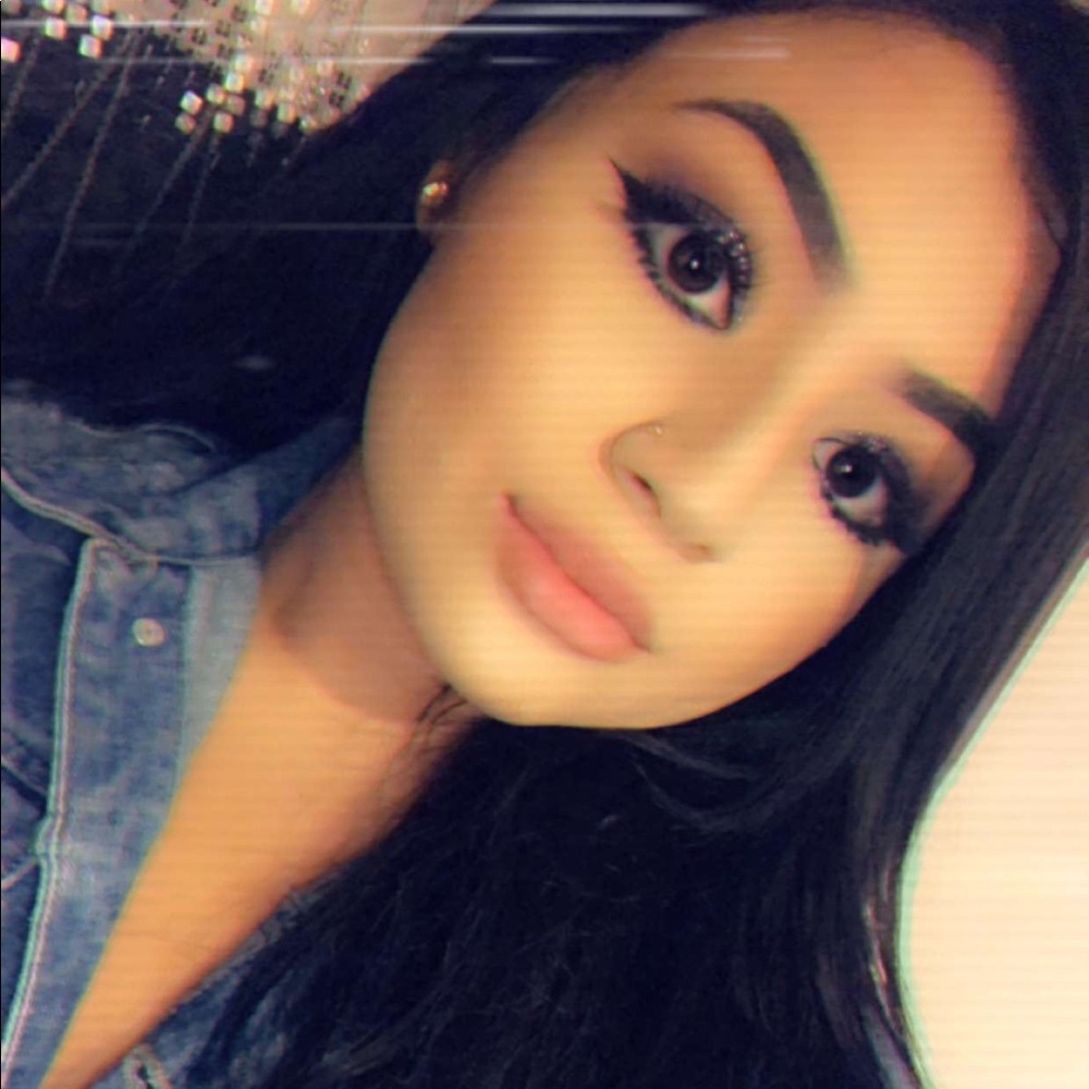 Meet your Posher, Monica